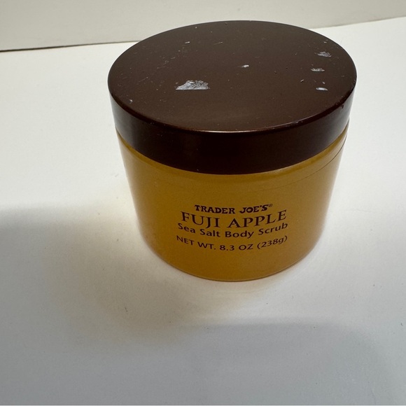 Trader Joe’s Fuji Apple Sea Salt Body Scrub New 8.3 OZ - Picture 1 of 2